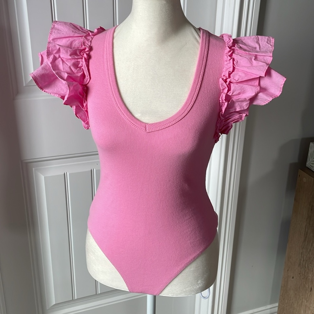 day + moon pink ribbed ruffle bodysuit (size small)
